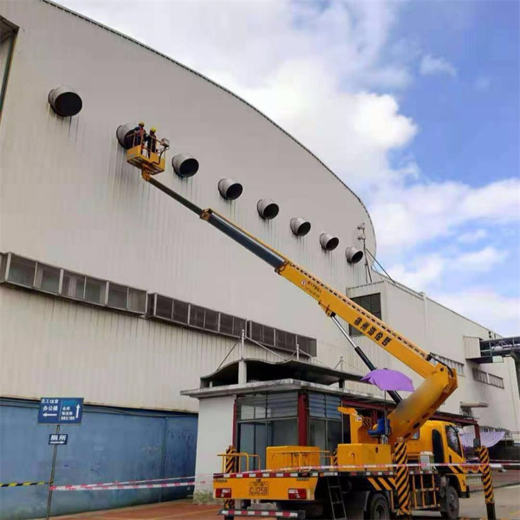 郧西高空作业车出租服务：专业广告牌安装解决方案