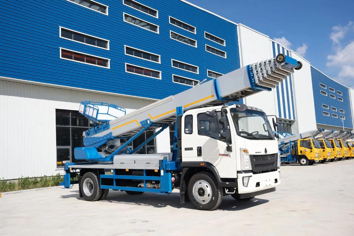 郧西出租云梯车高空作业车 建筑垃圾搬运